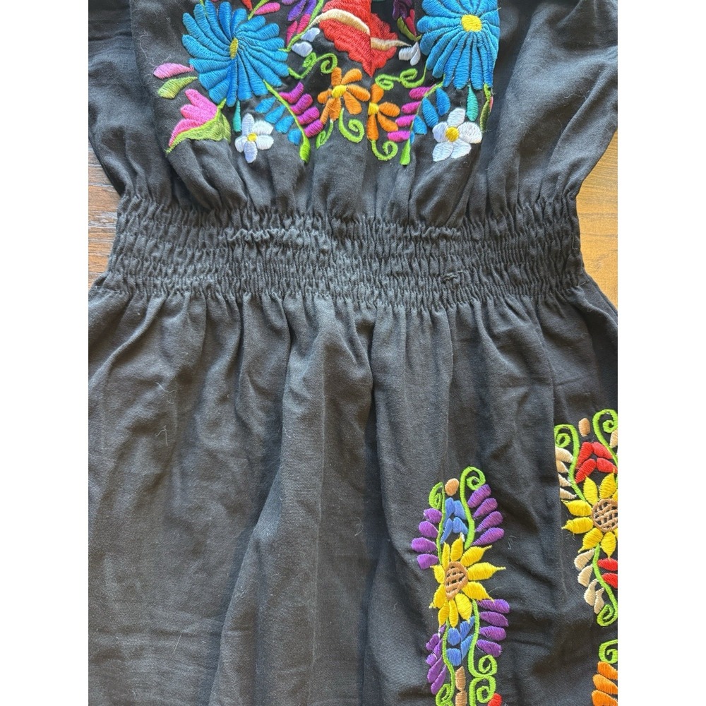 Vintage Mexican Embroidered Dress Womens Medium Black Floral Peasant Boho Hippie - Picture 7 of 7